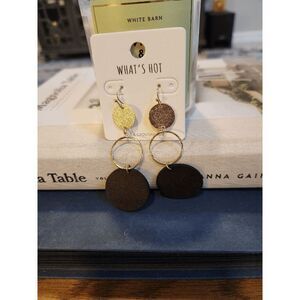 What's Hot Black and Gold Dangle Earrings